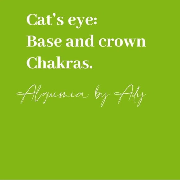 Cat's eye vibrant green bow dangle gold earrings - Picture 2 of 3